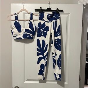 Wilo Floral Blue and White set